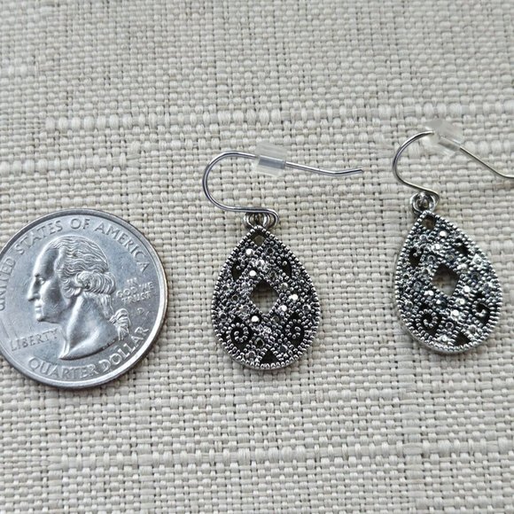 Women Earrings Silver Tone Fashion Ear Jewelry Leaf Shape New - Picture 4 of 9